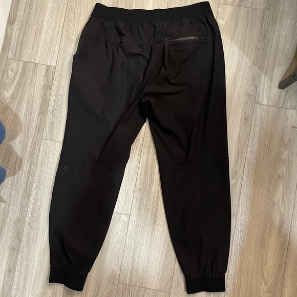 Lululemon Men’s ABC Joggers - Picture 2 of 2
